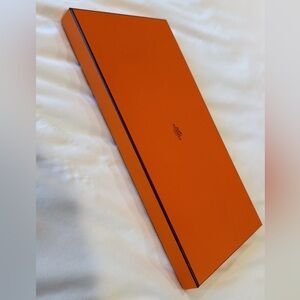 💯 Authentic Hermes Box 7.5 in x 14.5 in